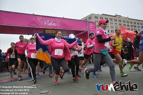 Imagen_Noticia_Colorida_y_masiva_Corrida_x_la_Vida_se_vivio_en_La_Moneda_2015_01