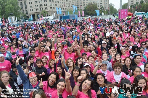 Imagen_Noticia_Colorida_y_masiva_Corrida_x_la_Vida_se_vivio_en_La_Moneda_2015_02