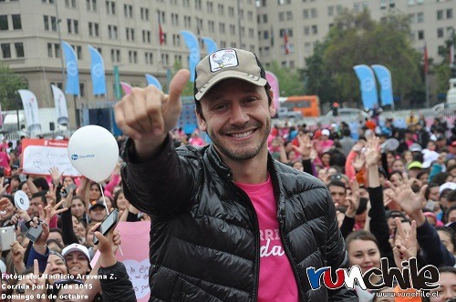 Imagen_Noticia_Colorida_y_masiva_Corrida_x_la_Vida_se_vivio_en_La_Moneda_2015_03