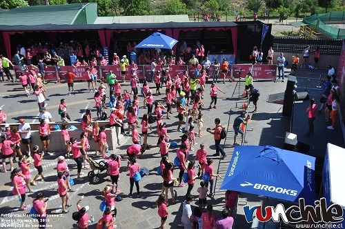 Imagen_Noticia_Brooks_Woman_8K_cierra_con_broche_rosado_el_Running_Tour_2015_03