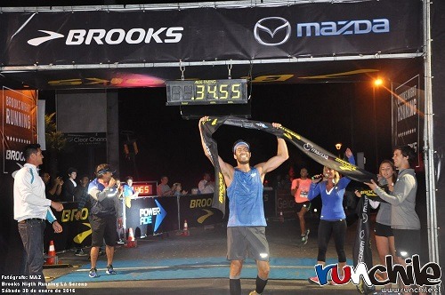 Imagen_Brooks_Night_Running_ilumino_La_Serena_01