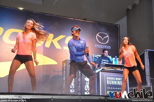 Imagen_Brooks_Night_Running_ilumino_La_Serena_03