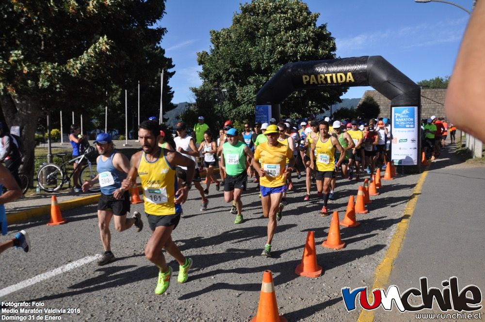 Imagen_Noticia_Galaz_y_Castillo_ganan_Medio_Maraton_de_Valdivia_2016_07