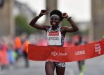 Keniata Jepkosgei gana con récord el medio maratón femenina de Berlín 2021