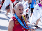 Gina Little: 77 años y 602 maratones en el cuerpo