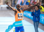 Primer atleta en bajar los 57 minutos: Jacob Kiplimo batió récord mundial de medio maratón